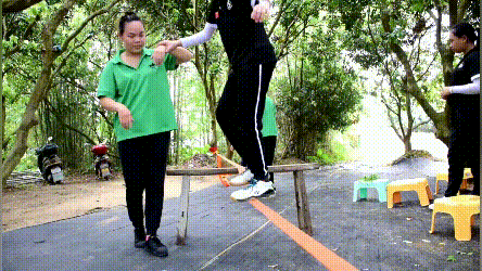 平衡训练.gif