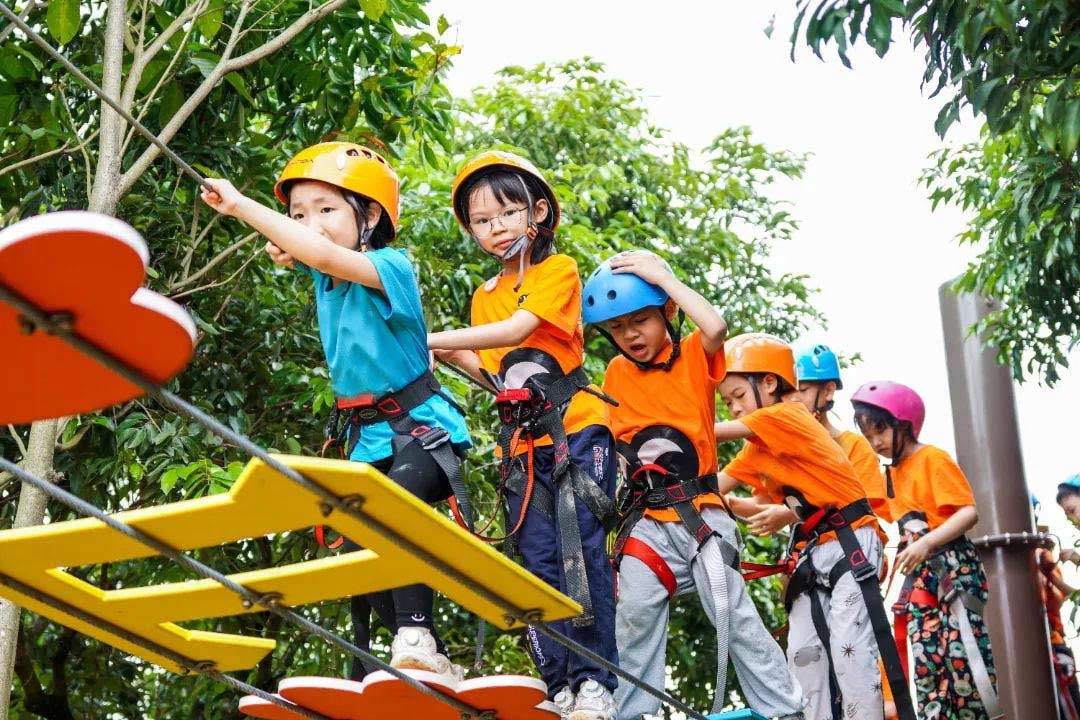 undefined 2LZsaT5e_R8AA.jpg